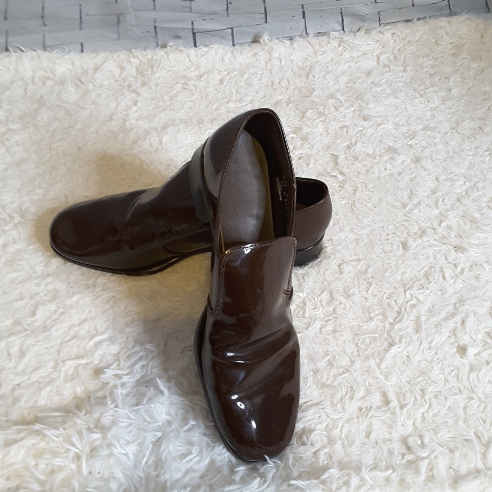L & M Fashions brown slip on dress shoe size 11